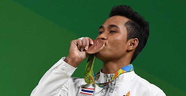 Rio 2016: Giành HCĐ, đô cử Thái Lan nhận tin bà mất