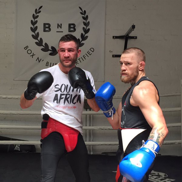 Sốt sắng học boxing, McGregor quyết hạ Mayweather