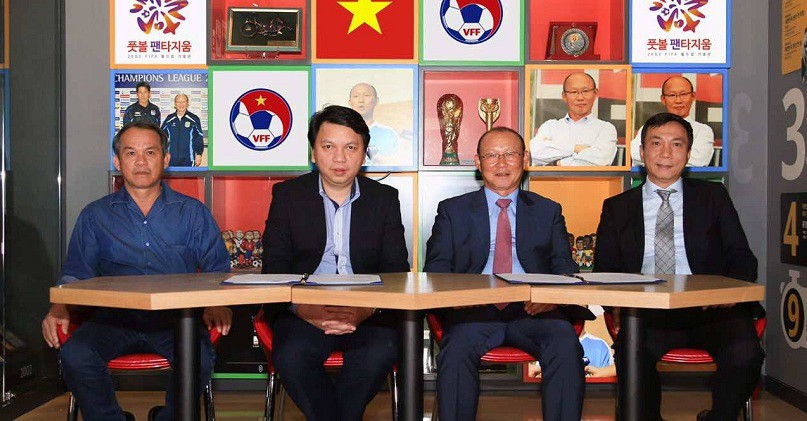 Tân HLV trưởng ĐTVN từng gây tranh cãi về lương bổng và giáo án nặng
