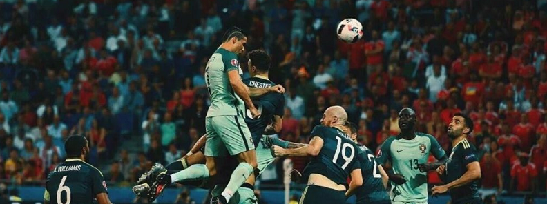 Cú đánh đầu của Ronaldo đưa bóng vào lưới xứ Wales có tốc độ hơn 70 km/giờ