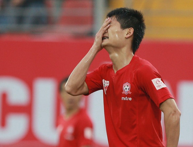 Top 5 pha bỏ lỡ đáng tiếc nhất vòng 10 V.League 2016 (Video)