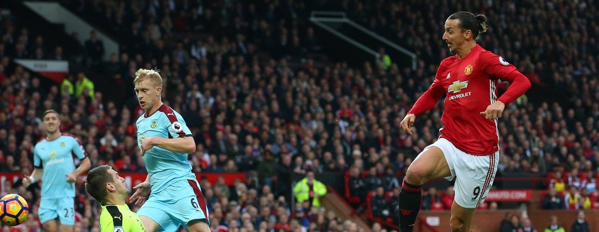 Man Utd 0-0 Burnley, West Brom 0-4 Man City: "Xanh" rực rỡ, "Đỏ" nhạt nhòa