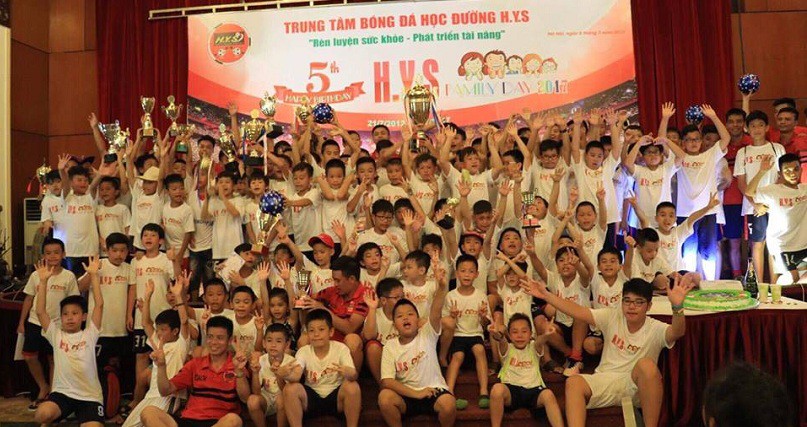 Tưng bừng buổi sinh nhật 5 năm của Trung tâm bóng đá HYS