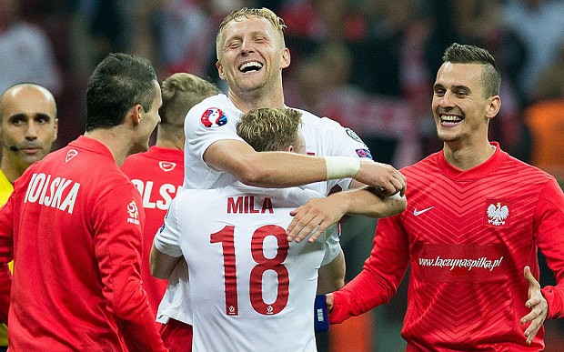 Bảng C, Ba Lan 1-0 Bắc Ireland: Ba Lan tạm chiếm ngôi đầu
