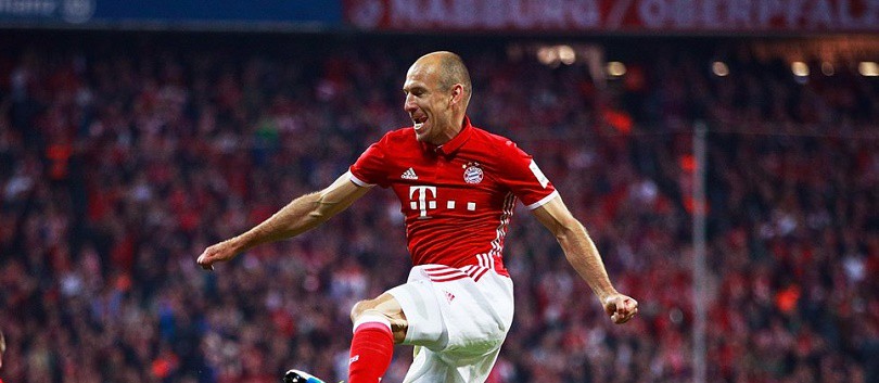 Video: Bayern Munich bị Frankfurt cầm hòa dù thi đấu hơn người