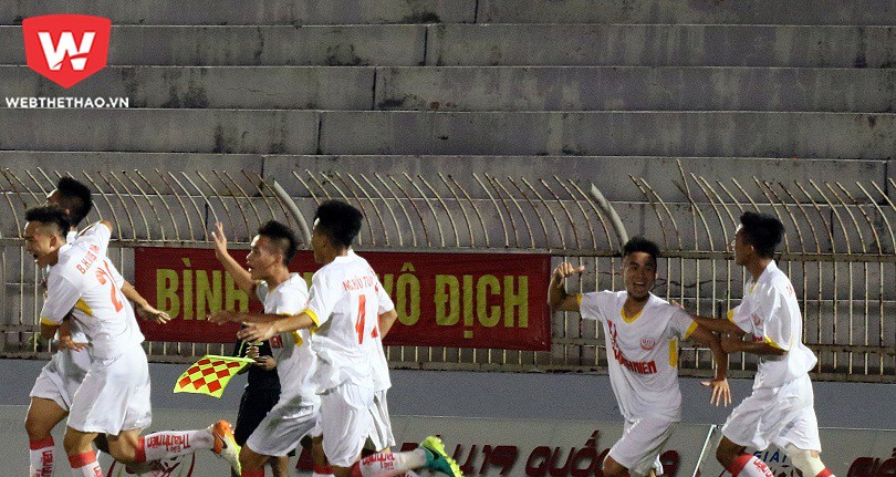 Video: Cầu thủ U20 Việt Nam ghi bàn, Hà Nội bảo vệ ngôi vương tại U19 QG 2017