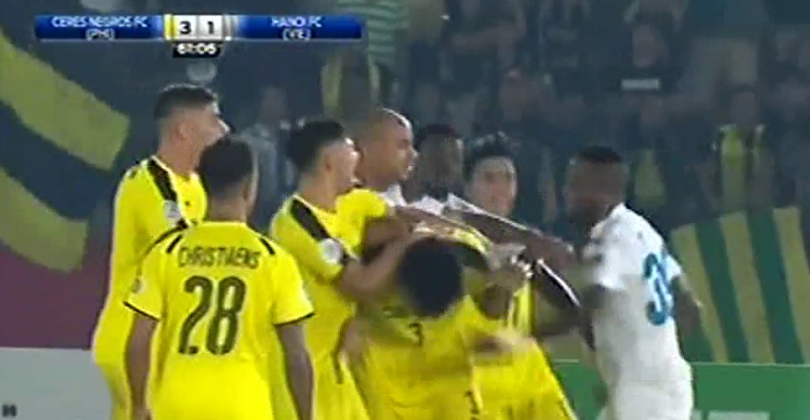 Video: Đấm liên tiếp vào mặt đối thủ, Samson nhận thẻ đỏ tại AFC Cup