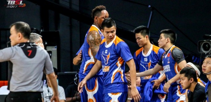 Video: Đạt "Doc" mờ nhạt, Hanoi Buffaloes thua thảm trước Mono Vampire