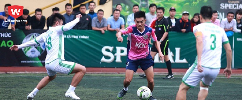 Video: EOC vượt qua Thành Đồng trong ngày Thắng Xavi nhận thẻ đỏ
