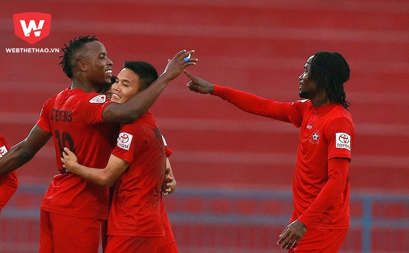 Video: Hải Phòng thắng dễ Quảng Nam FC trong trận cầu không có khán giả