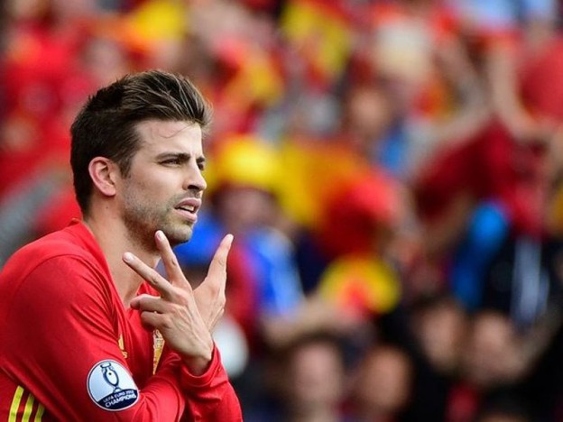 Gerard Pique lạc lõng trong tiki-taka của Tây Ban Nha
