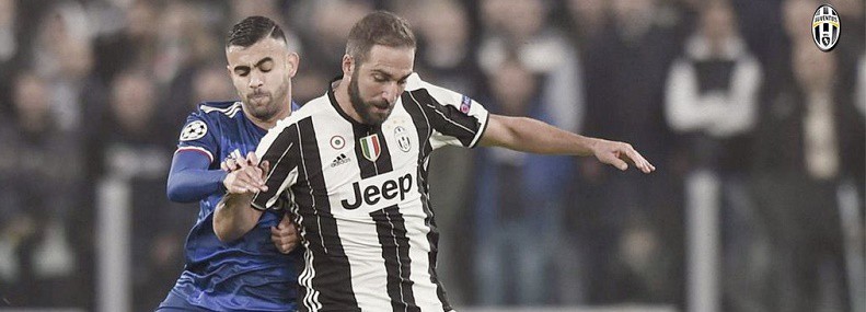 Video: Chia điểm với Lyon, Juventus mất ngôi đầu bảng H