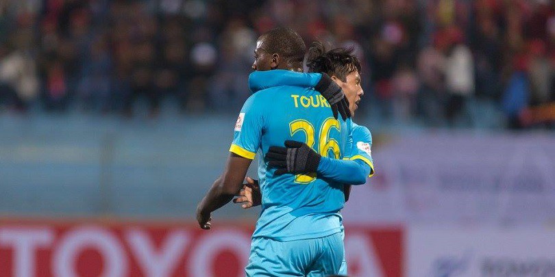 Video kết quả bóng đá: Thắng dễ Lao Toyota, Khánh Hòa vào chung kết Mekong Cup