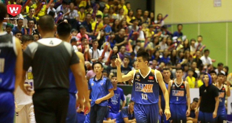 Video kết quả: Hoàng Ca xô xát, Hanoi Buffaloes thắng sít sao HCM City Wings