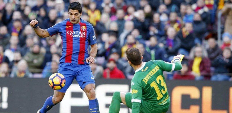 Video: Luis Suarez thăng hoa, Barca "dội bom" vào lưới Las Palmas
