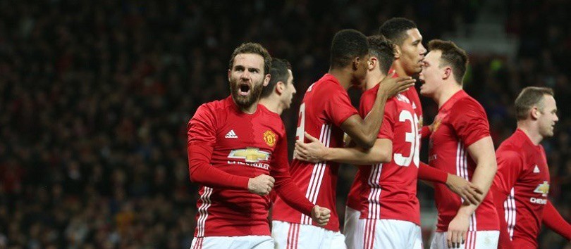 Video: Mata ghi bàn, Man Utd giành lợi thế ở bán kết lượt đi League Cup