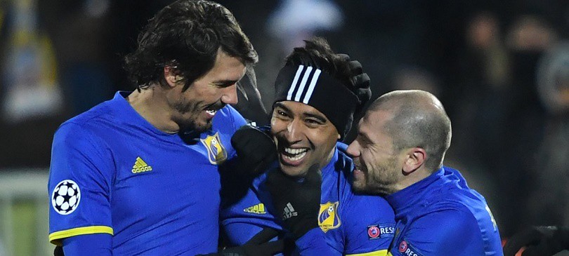 Video: Noboa sút phạt thần sầu, giúp Rostov đánh bại Bayern
