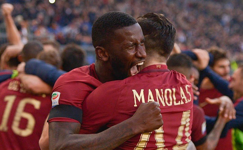 Video: Roma thắng Lazio trong trận derby thành Rome