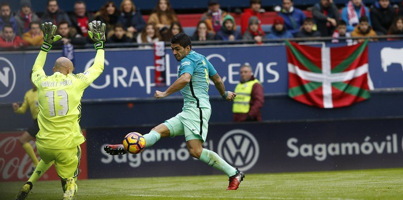 Video: Messi, Suarez giúp Barca giành 3 điểm trên sân Osasuna
