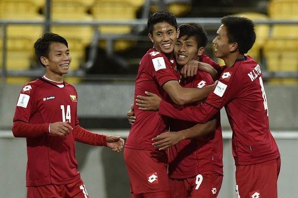 Video SEA Games 29: "Tiểu Ronaldo" lập công, Myanmar thắng dễ Singapore