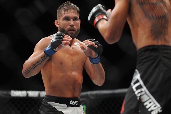Video UFC FN 88: Renan Barao vs. Jeremy Stephens