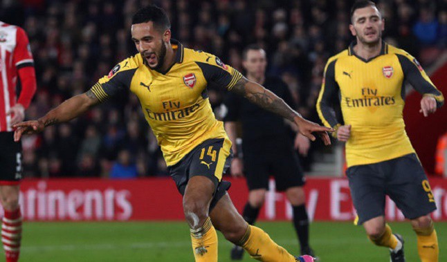 Video: Walcott "lên đồng", giúp Arsenal đả bại Southampton