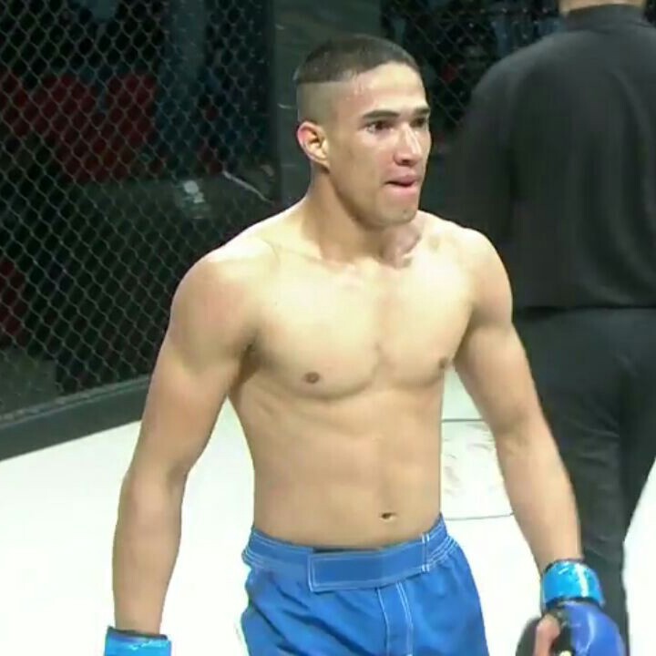 Võ sỹ Ấn Độ sung sướng vì được sao UFC chúc mừng sinh nhật