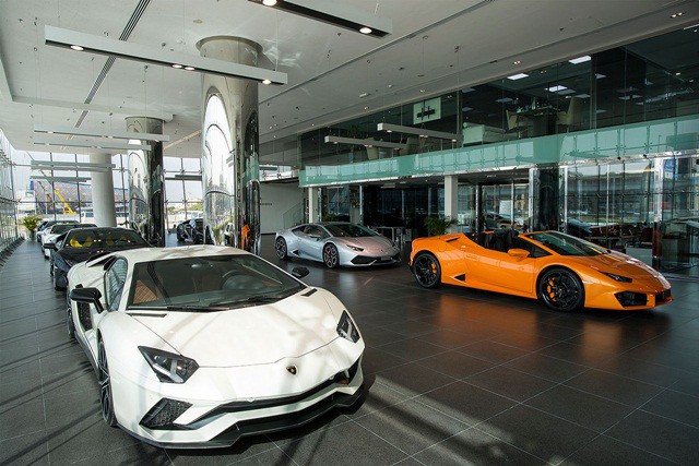Lamborghini Dubai l&agrave; showoorm c&oacute; diện t&iacute;ch lớn nhất trong khu vực Trung Đ&ocirc;ng v&agrave; Ch&acirc;u Phi