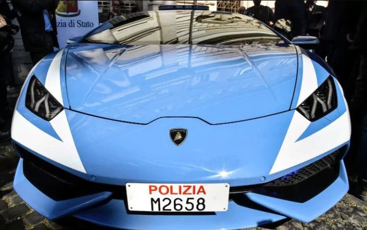 Cảnh sát tuần tra Italia đã có thêm phương tiện để phục vụ nhân dân Cảnh sát tuần tra Italia đã có thêm phương tiện để phục vụ nhân dân