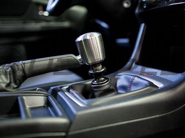 Một cần số hoạt động mượt m&agrave; l&agrave; yếu tố gi&uacute;p xe c&oacute; thể tăng tốc trong c&aacute;c cuộc đua