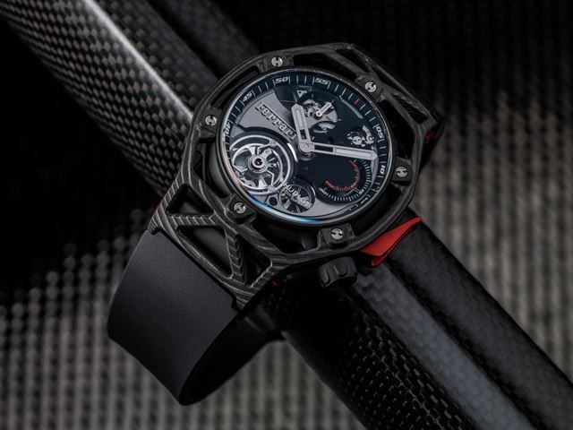 Ferrari 70 Years Toubillon Chronograph có ba phiên bản: Vàng Vua, PEEK Carbon và Titanium Ferrari 70 Years Toubillon Chronograph có ba phiên bản: Vàng Vua, PEEK Carbon và Titanium