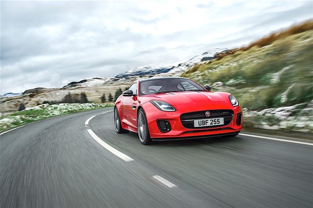 Jaguar chính thức tung ra mẫu xe thể thao F-Type mới