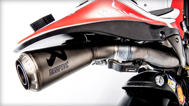 Ống xả Akrapovic huyền thoại Ống xả Akrapovic huyền thoại
