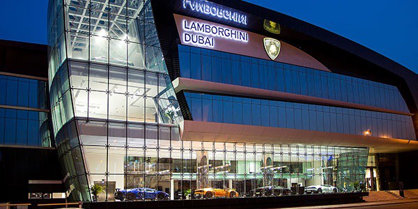 Ghé thăm showroom Lamborghini tại Dubai