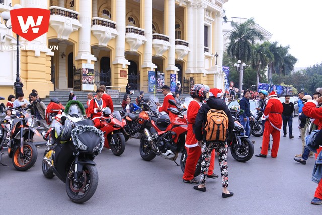 Motor phân khối lớn - Giáng Sinh vì cộng đồng
