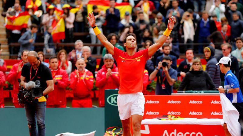 Rafael Nadal bùng nổ đưa Tây Ban Nha vào bán kết Davis Cup