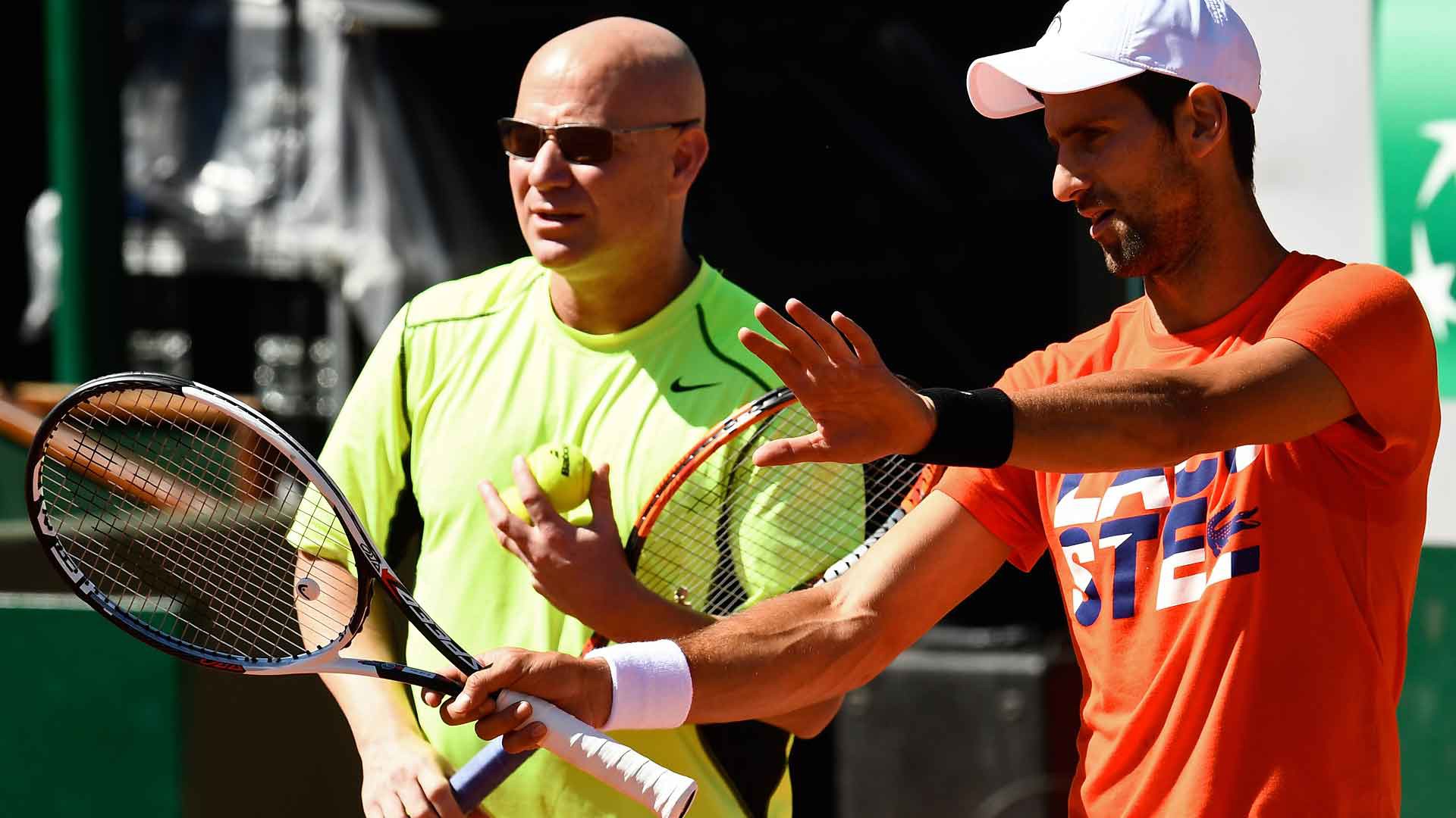 Agassi chưa thể ngay lập tức mang lại sự thay đổi cho Nole Agassi chưa thể ngay lập tức mang lại sự thay đổi cho Nole