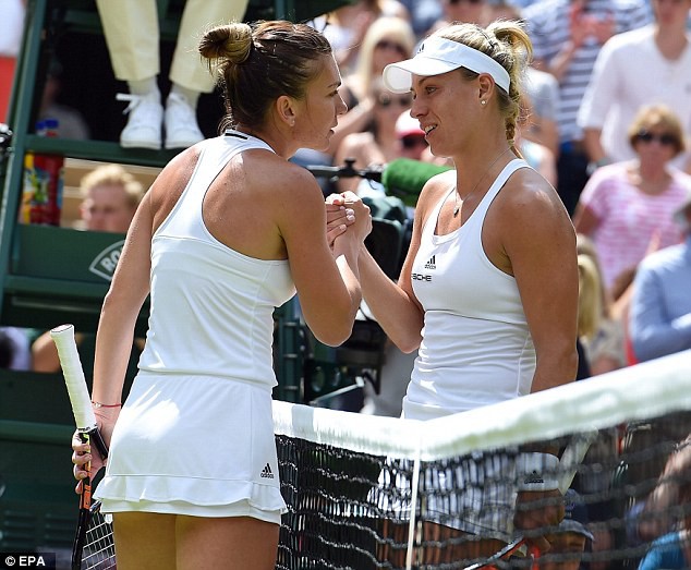 Kerber (phải) thi đấu kém cỏi và mất ngôi số 1, còn Halep (trái) luôn gục ngã trước ngưỡng cửa thiên đường Kerber (phải) thi đấu kém cỏi và mất ngôi số 1, còn Halep (trái) luôn gục ngã trước ngưỡng cửa thiên đường