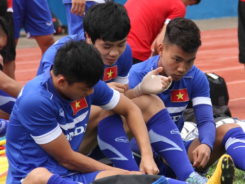 U.23 VN: HLV Miura bất ngờ “chiều” bầu Đức