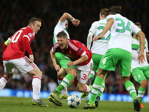 02h45 (09/12), Wolfsburg - Man Utd: Lấy ai sút hộ Van Gaal?