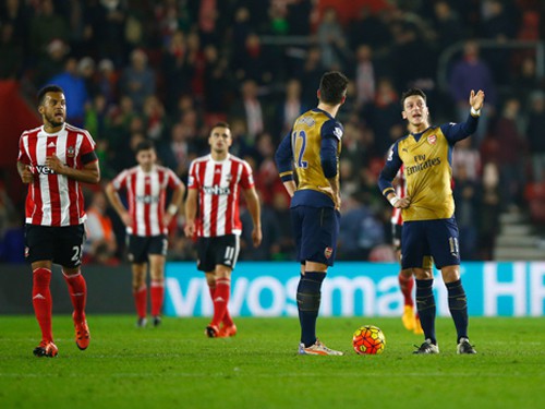 00h30 (29/12) sân Emirates, Arsenal - Bournemouth: "Giáo sư" phải thay đổi