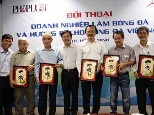 Chờ bầu Đức chủ trì “Đại hội võ lâm”