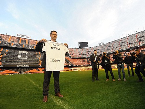 Gary Neville: “Chơi kiểu M.U là xúc phạm Valencia”