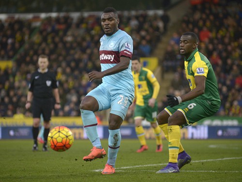 Hành trình từ địa ngục tới "miền đất hứa" Premier League của Emenike