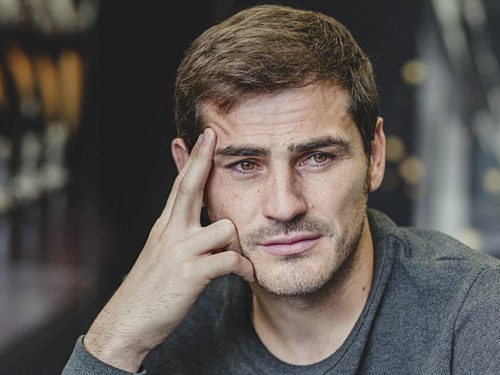 Iker Casillas bị lừa khi đầu tư cổ phiếu