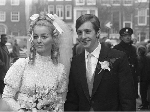 Johan Cruyff: Không xu dính túi vẫn “cưa đổ”  con gái đại gia