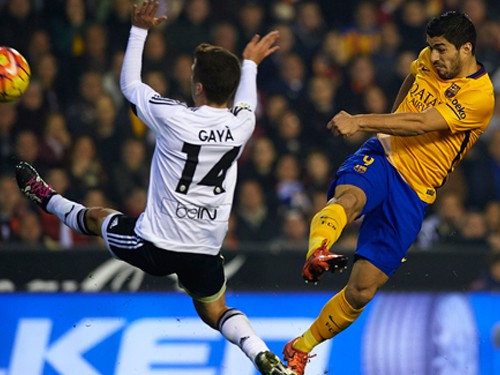 03h00 (04/02), Barca - Valencia: Suarez phá vỡ lời nguyền “số 9” ở Nou Camp