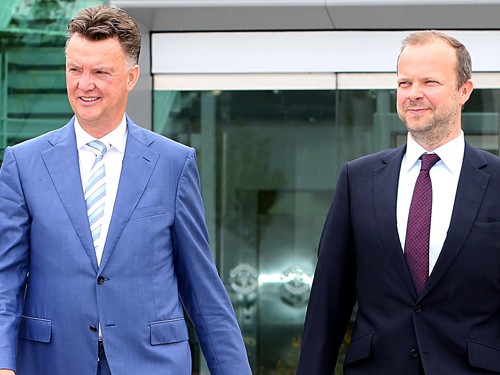 M.U liên tục gây thất vọng: Trách Ed Woodward, thay vì Van Gaal