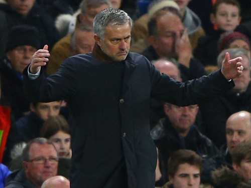 Mourinho sa lầy cùng Chelsea: Tín nhiệm thành bất tín nhiệm