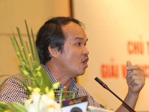 Bầu Đức: “Muốn giỏi phải đi du học”